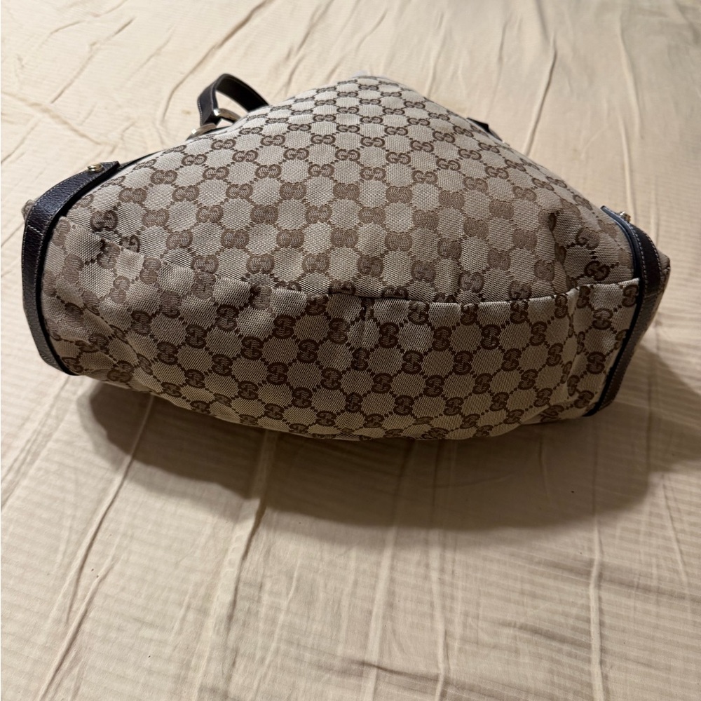 Gucci Hobo Bag ๐ - Picture 2 of 10